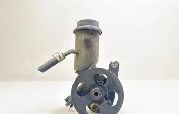 Toyota Yaris Power steering pump
