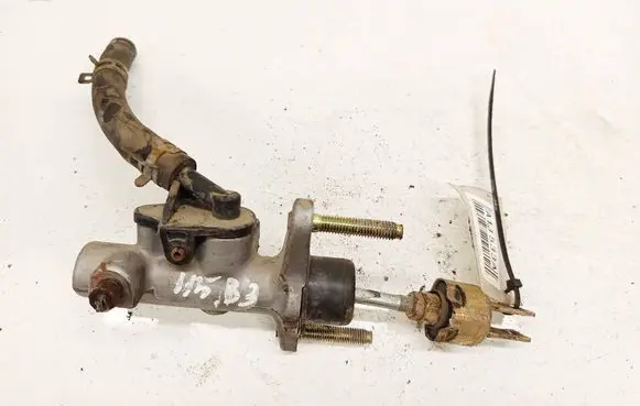 Toyota Yaris Master brake cylinder