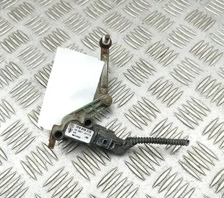 Headlight/headlamp level sensor