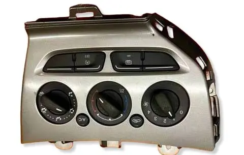 Ford Focus Climate control unit CJ5T19980AF E1075533 12081111