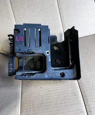Volkswagen PASSAT Fuse box cover 1K0907361B