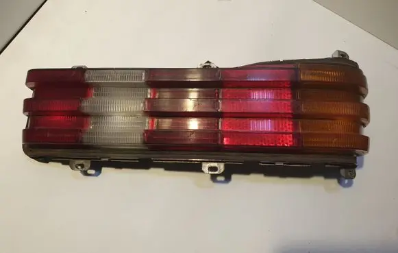 Mercedes-Benz E W124 Rear/tail lights R225902