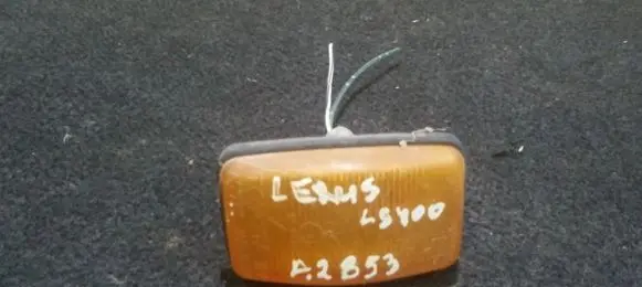 Lexus LS 460 - 600H Front fender indicator light