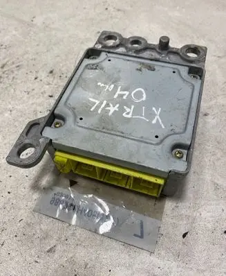 Nissan X-Trail T30 Airbag control unit/module 988208H405 030912