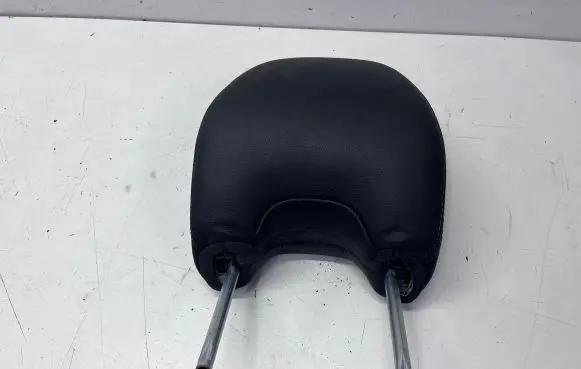 Volvo XC60 Front seat headrest 