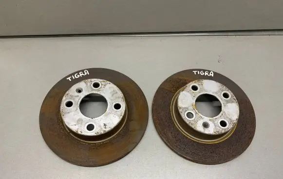 Opel Tigra B Rear brake disc