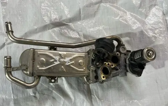 Skoda Fabia Mk2 (5J) EGR valve cooler 03L131512C 2471120211D
