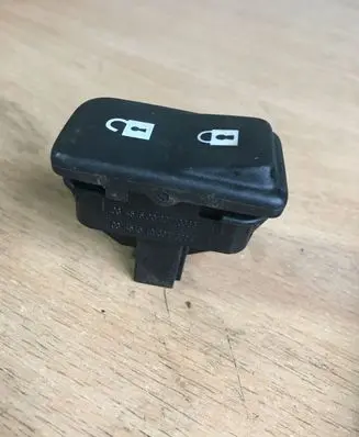 Volvo V50 Central locking switch button 30773333