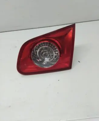 Tailgate rear/tail lights