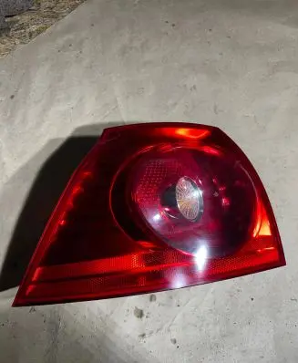 Volkswagen Golf V Rear/tail lights 1K6945095E 028490102B 01036700