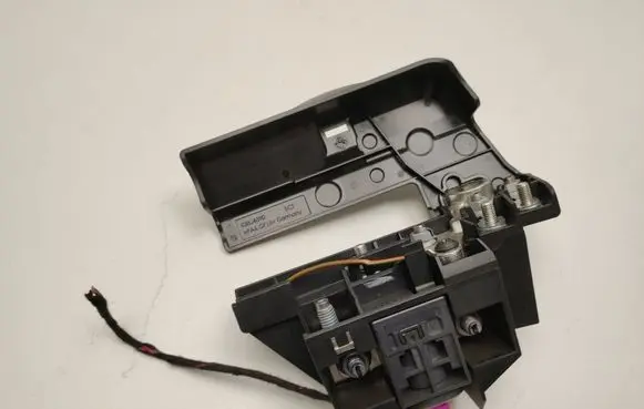 Porsche Macan (95B) Battery relay fuse 4F0915519