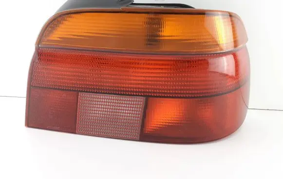BMW 5 E39 Rear/tail lights 8358032