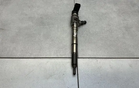 Volkswagen Golf VI Fuel injector 03L130277B