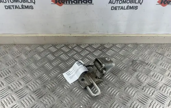 Volkswagen Caddy Front door lower hinge 