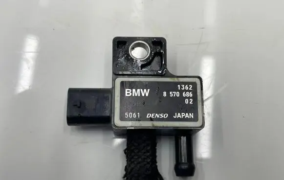 BMW 3 G20 G21 Exhaust gas pressure sensor 8570686 5061