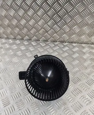Audi Q8 Heater fan/blower 4M1820021