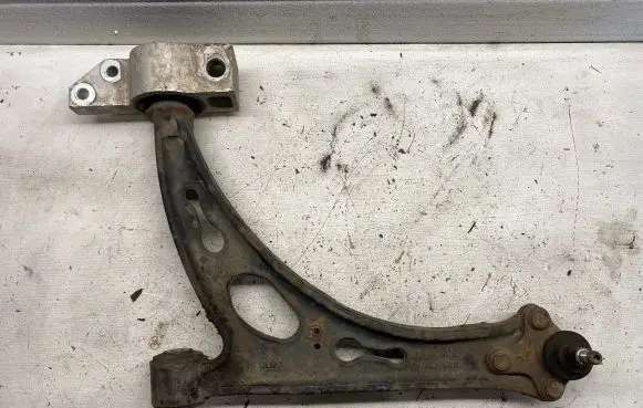 Volkswagen Touran I Front lower control arm/wishbone 1K0407153K