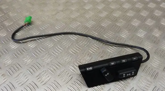 Land Rover Discovery 3 - LR3 Seat control switch YUB500160PVJ