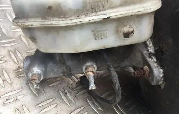 KIA Carnival Master brake cylinder