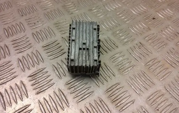 Chevrolet Captiva Glow plug pre-heat relay 55574293