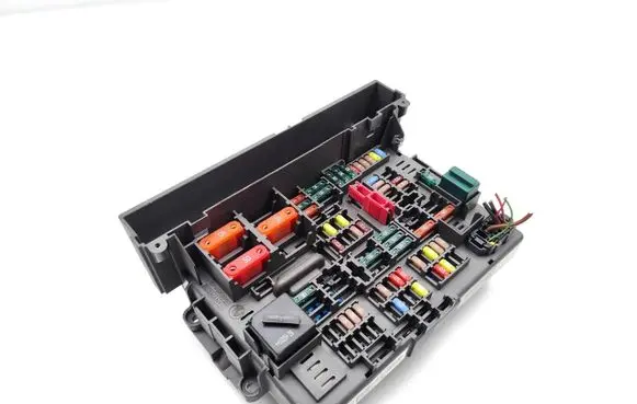 BMW 3 E90 E91 Fuse module 9119444