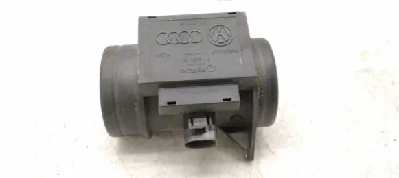 Volkswagen Golf IV Mass air flow meter 71822101 074906461
