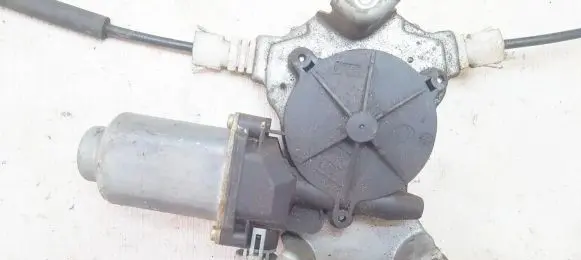 Nissan Almera Tino Front door window regulator motor 400600t7