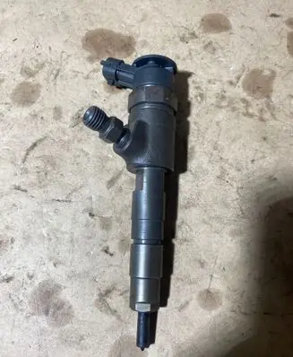 Fuel injector