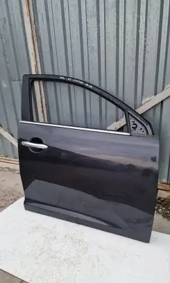 KIA Sportage Front door