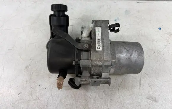 Peugeot 508 Power steering pump 9676154280