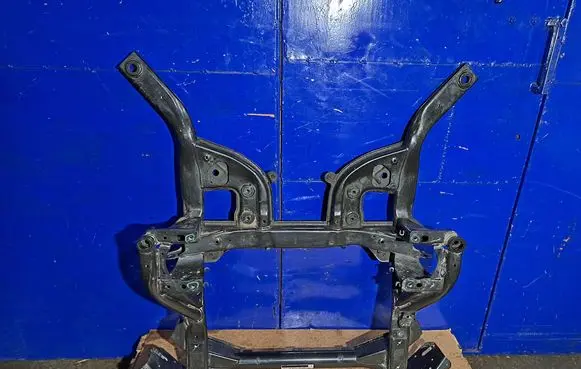 Jaguar XE Front subframe GX735C145AF