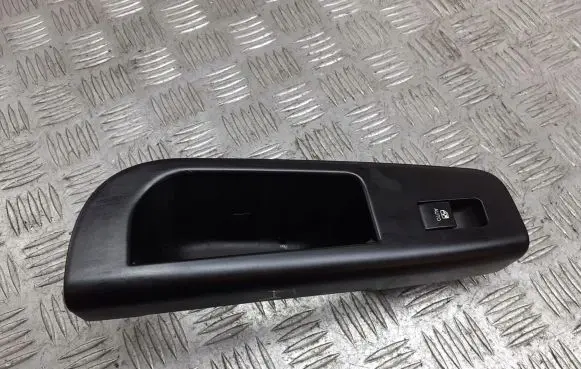KIA Ceed Quarter vent window switch 83351-1H000