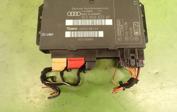Audi A4 S4 B6 8E 8H Comfort/convenience module 8E0959433AP