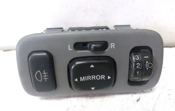 Toyota Yaris Wing mirror switch 777193