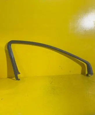 Opel Meriva B Front door rubber seal RZ5R10P4 13337447LH 118KM