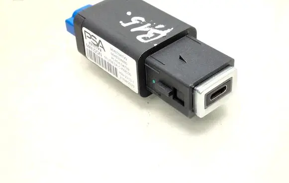 Opel Astra L USB socket connector 9848394880 98483947VV
