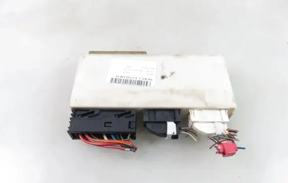 BMW 5 E39 Central body control module 5DK00704722 8373809