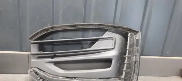 BMW 1 F40 Front bumper lower grill 7459716
