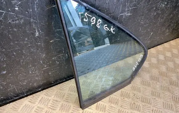 BMW 5 E34 Rear door window/glass frame 