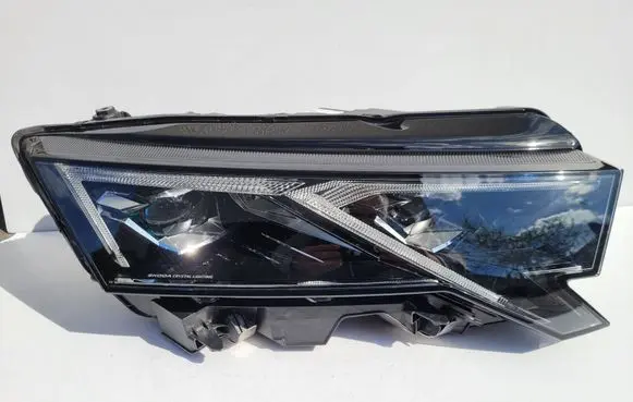 Skoda Octavia Mk4 Headlight/headlamp 5E4941036
