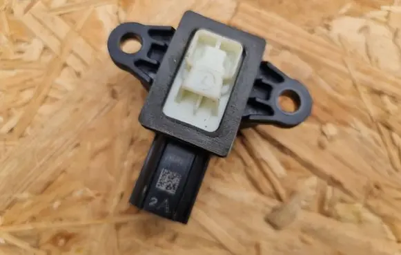 Volvo XC90 Airbag deployment crash/impact sensor 31406731 07212015