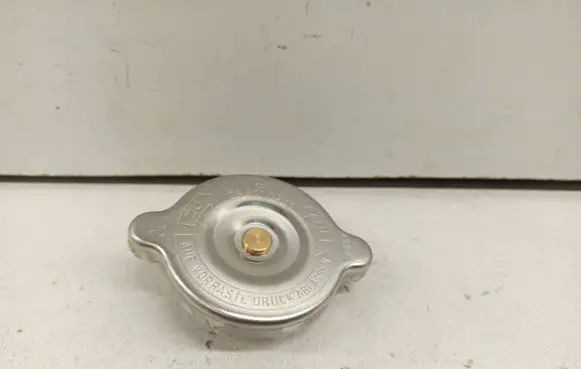 Mercedes-Benz S W126 Coolant expansion tank/reservoir cap 1235010215 A1235010215