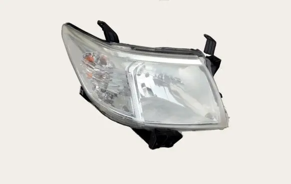 Toyota Hilux (AN10, AN20, AN30) Headlight/headlamp 81110-0K440