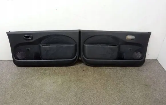 Renault Twingo III Front door card panel trim