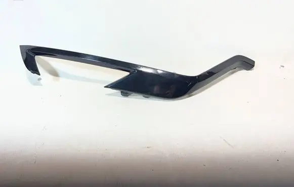 Volvo XC60 Front bumper splitter molding 32227912
