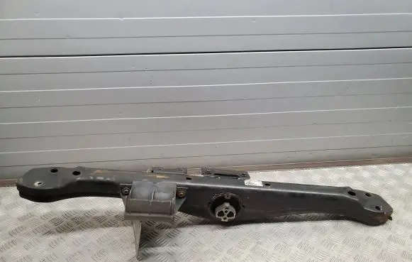 Dodge Challenger Gearbox mounting bracket 7P5399225D