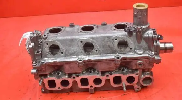Renault Vel Satis Engine head 