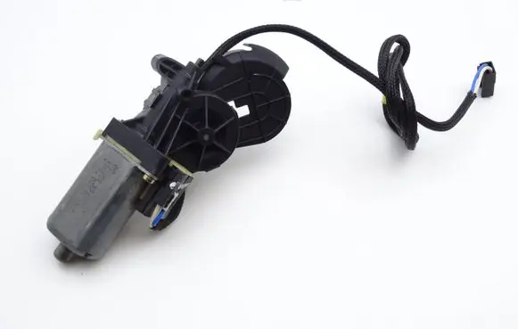 Mercedes-Benz E W210 Seat adjustment motor A2038202042 0390201940