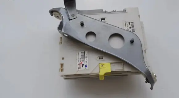 Lexus IS 220D-250-350 Fuse box set 8273053020
