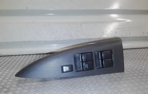 Nissan Note (E11) Electric window control switch 254019U10B